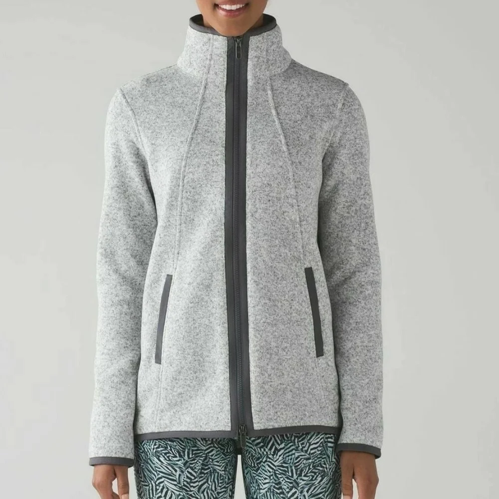 Lululemon Fleece Full Zip Sweater Grey Black Sz 8 Athleisure Sporty Cozy - Picture 1 of 12